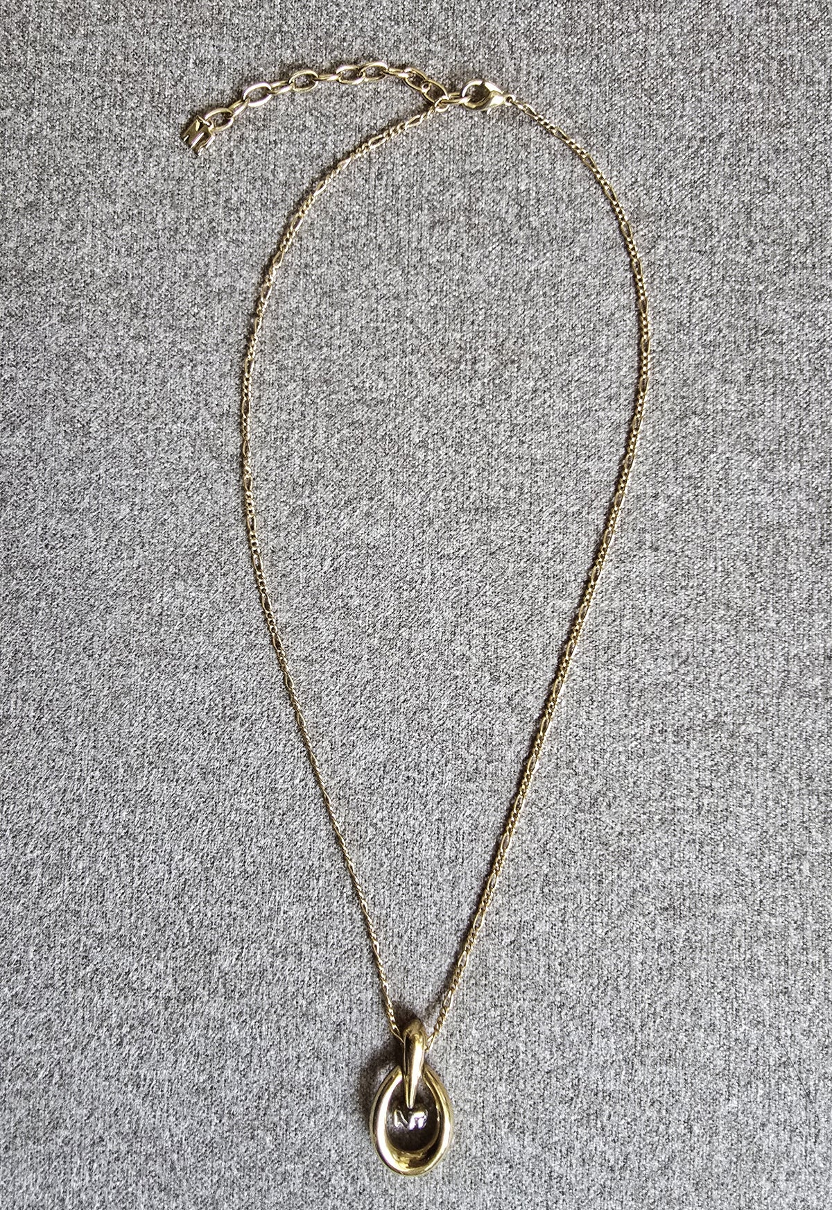 Nina Ricci Gold-Tone Pendant Necklace
