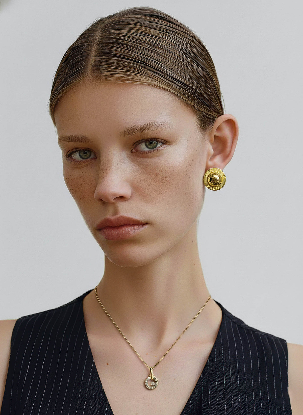 Collier Givenchy vintage plaqué or – Mini pendentif « G »