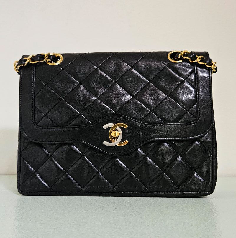 Vintage Chanel Double Flap Bag in Black Quilted Lambskin Leather (1986-1988)