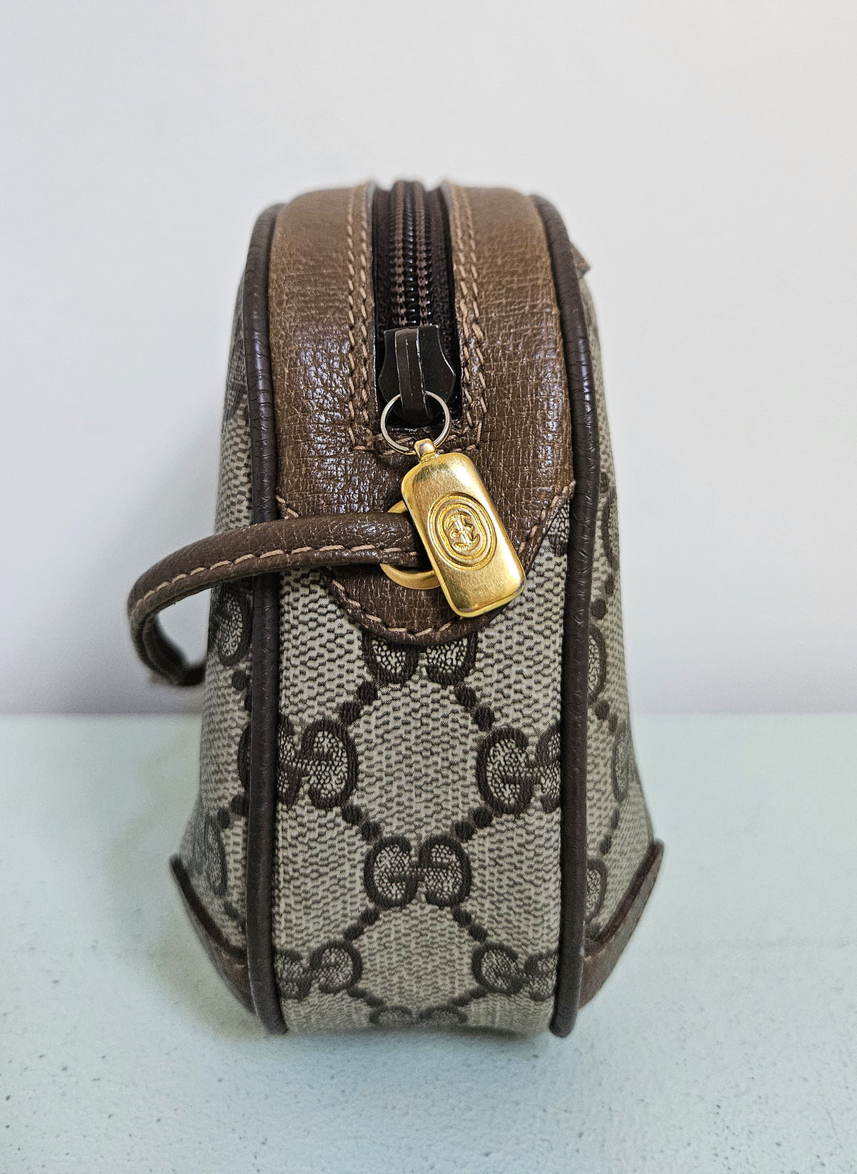 Gucci  Crossbody GG Supreme vintage bag