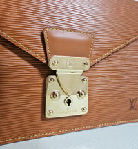 Vintage Louis Vuitton Epi Pochette – Kenyan Brown