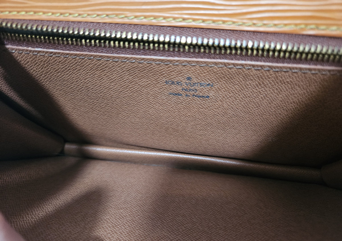 Vintage Louis Vuitton Epi Pochette – Kenyan Brown