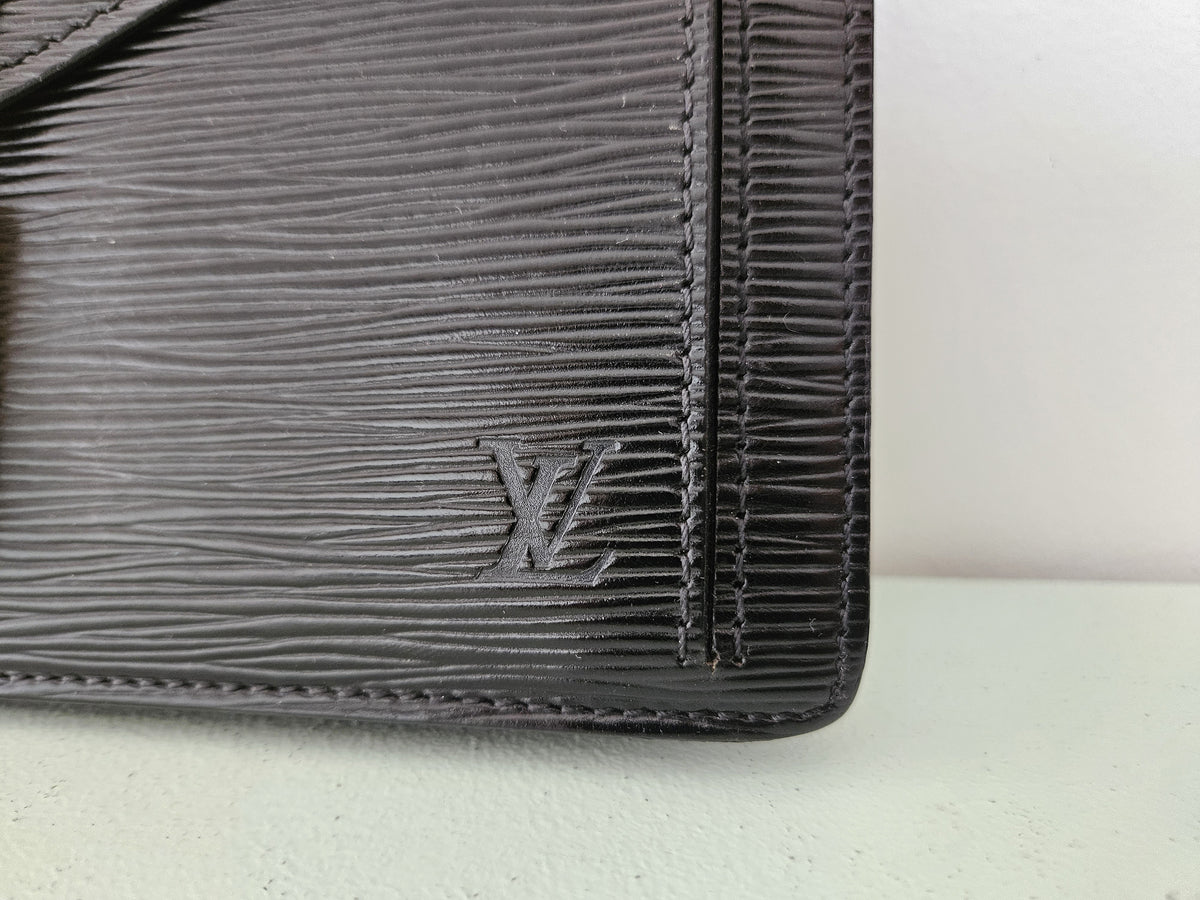Vintage Louis Vuitton Black Epi Leather Pochette
