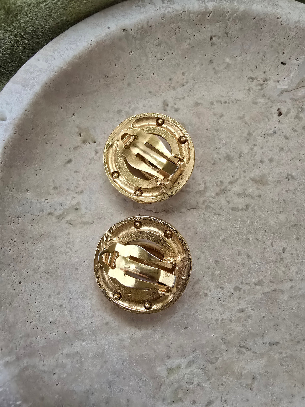 Vintage Chanel CC Cage Clip-On Earrings – Iconic 1980s
