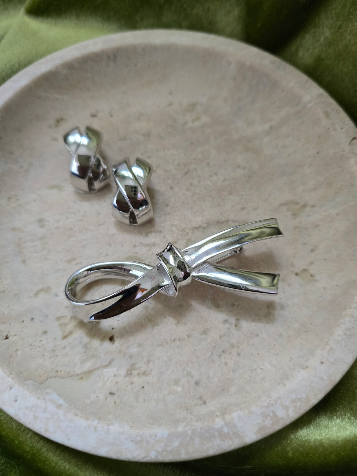 Vintage Dior Parure – Silver Tone Brooch & Clip-On Earrings Set