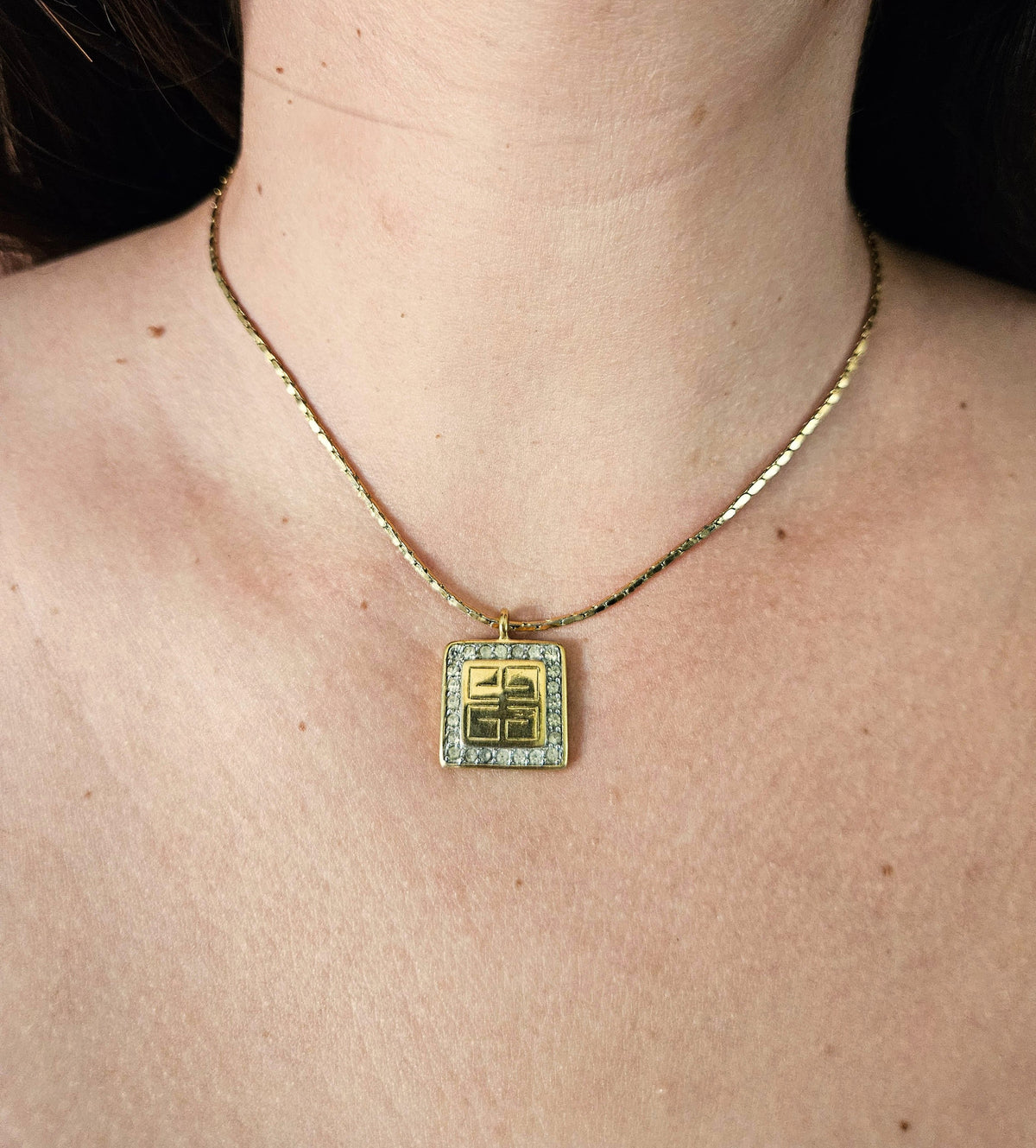 Vintage Geometric Gold-Tone Pendant Necklace with Clear Rhinestone Frame