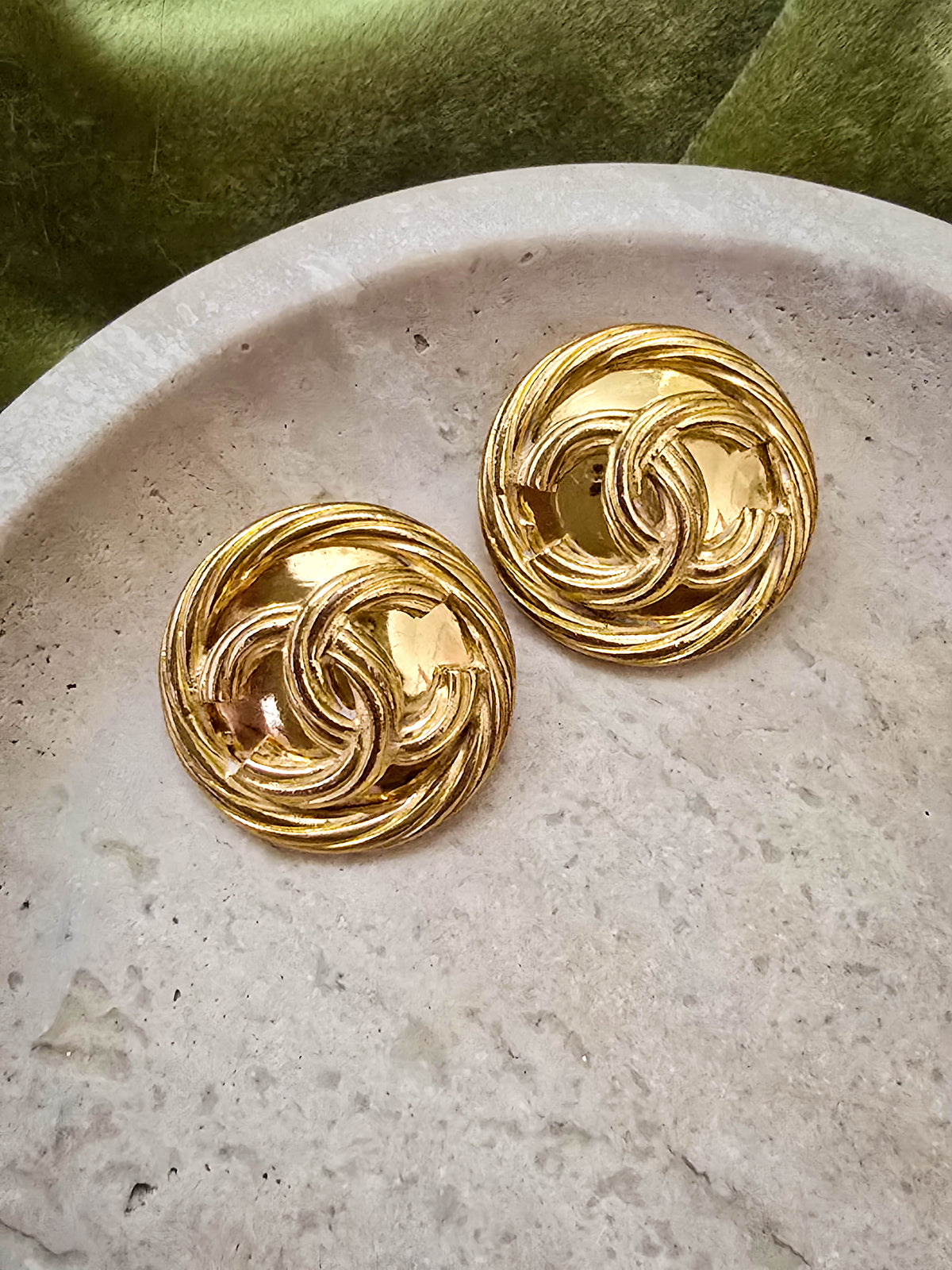 Chanel Vintage 1993 Gold-Plated Clip-On Earrings