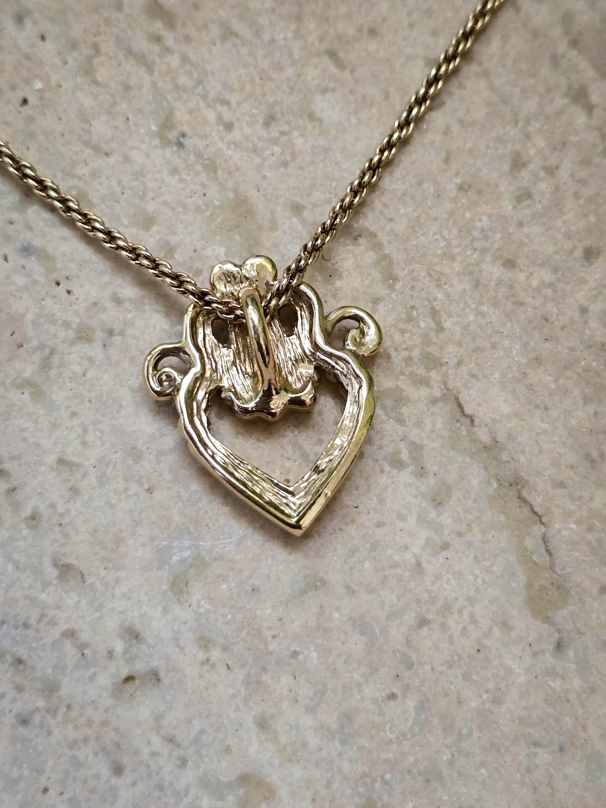 Dior Vintage Gold-Plated Heart Pendant Necklace – Elegant 1980s Design