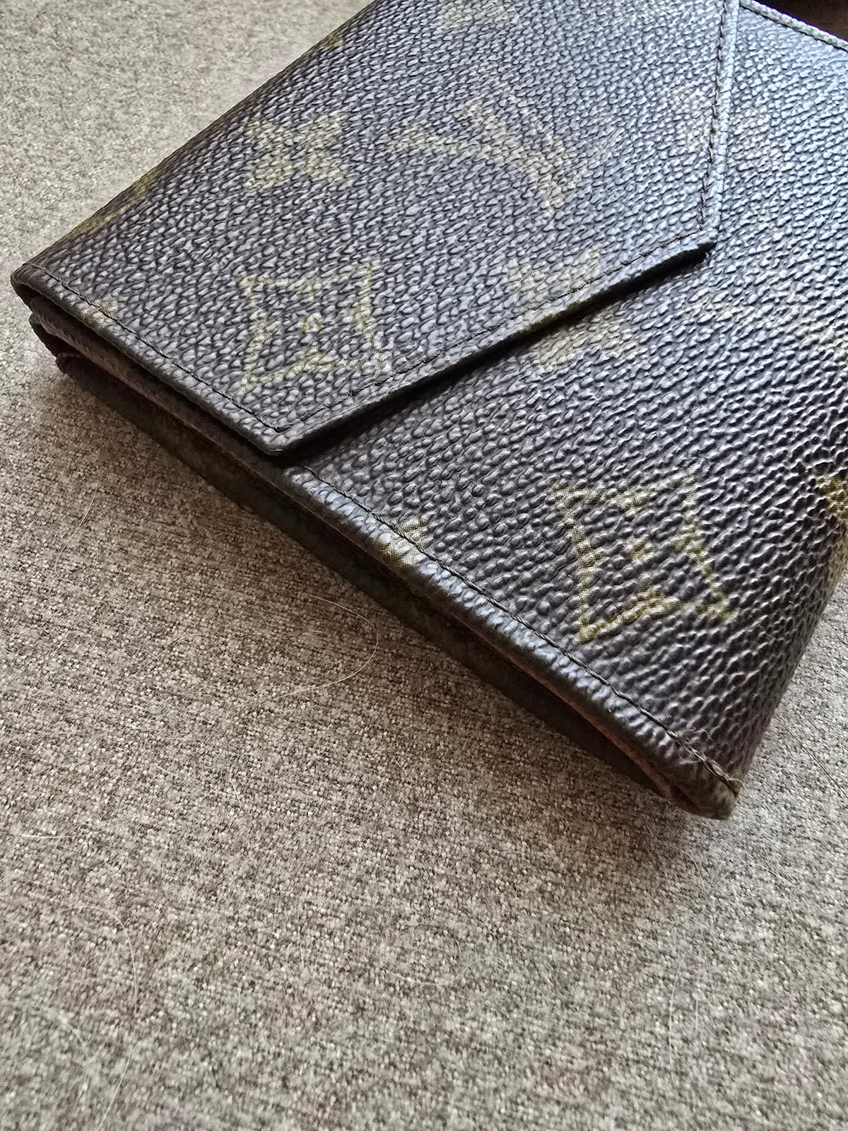 Vintage Louis Vuitton Monogram Envelope Wallet – Compact Classic