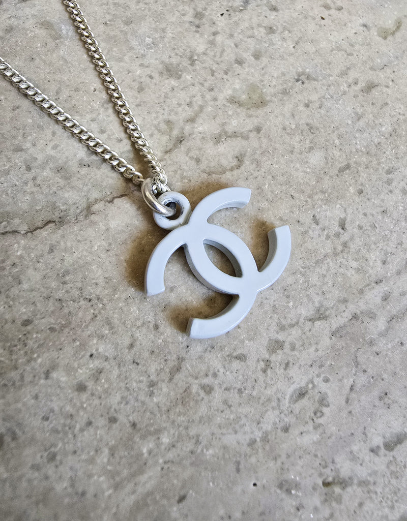 2004 Chanel CC Logo Pendant Necklace – White Enamel on Silver-Tone Chain