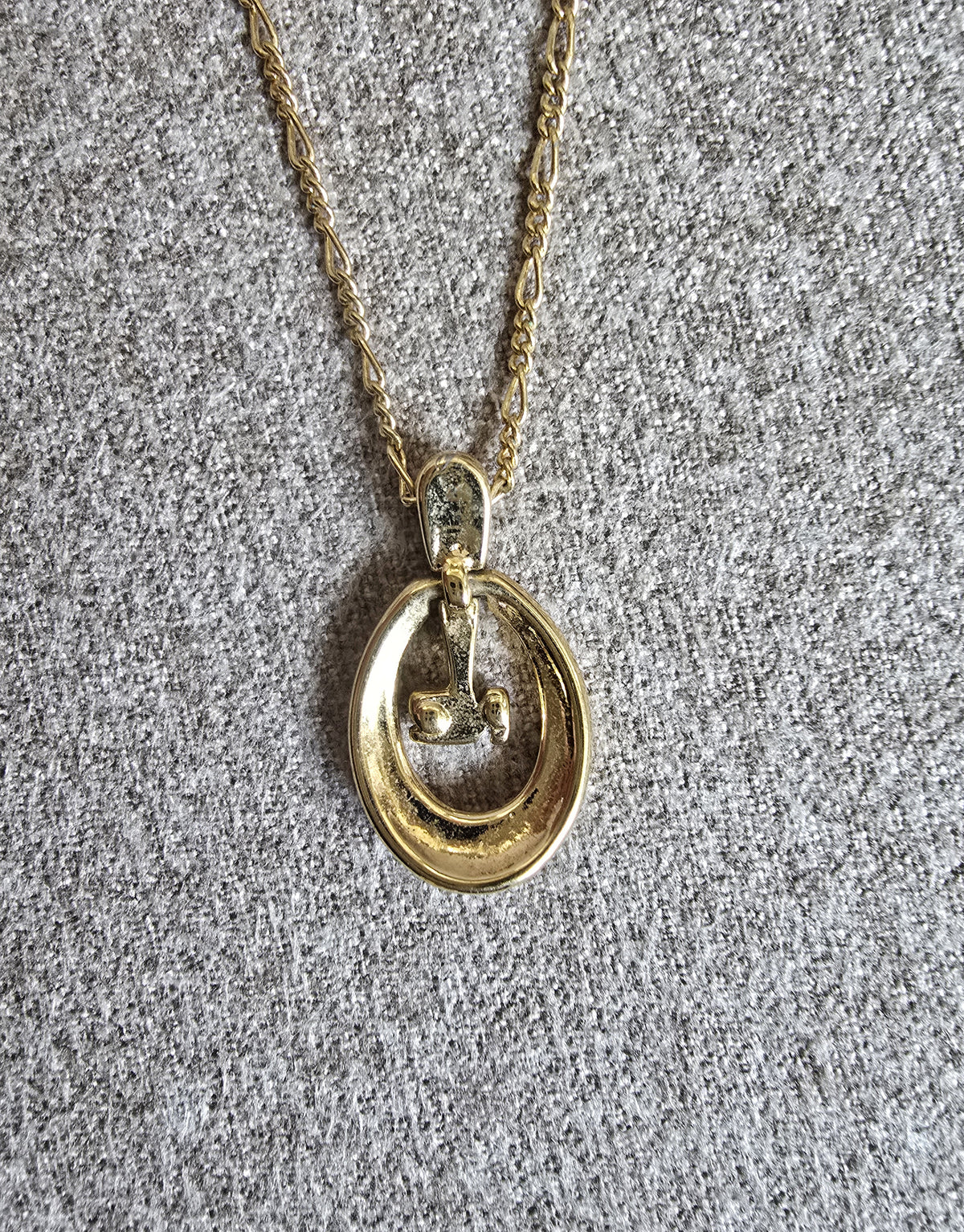 Nina Ricci Gold-Tone Pendant Necklace