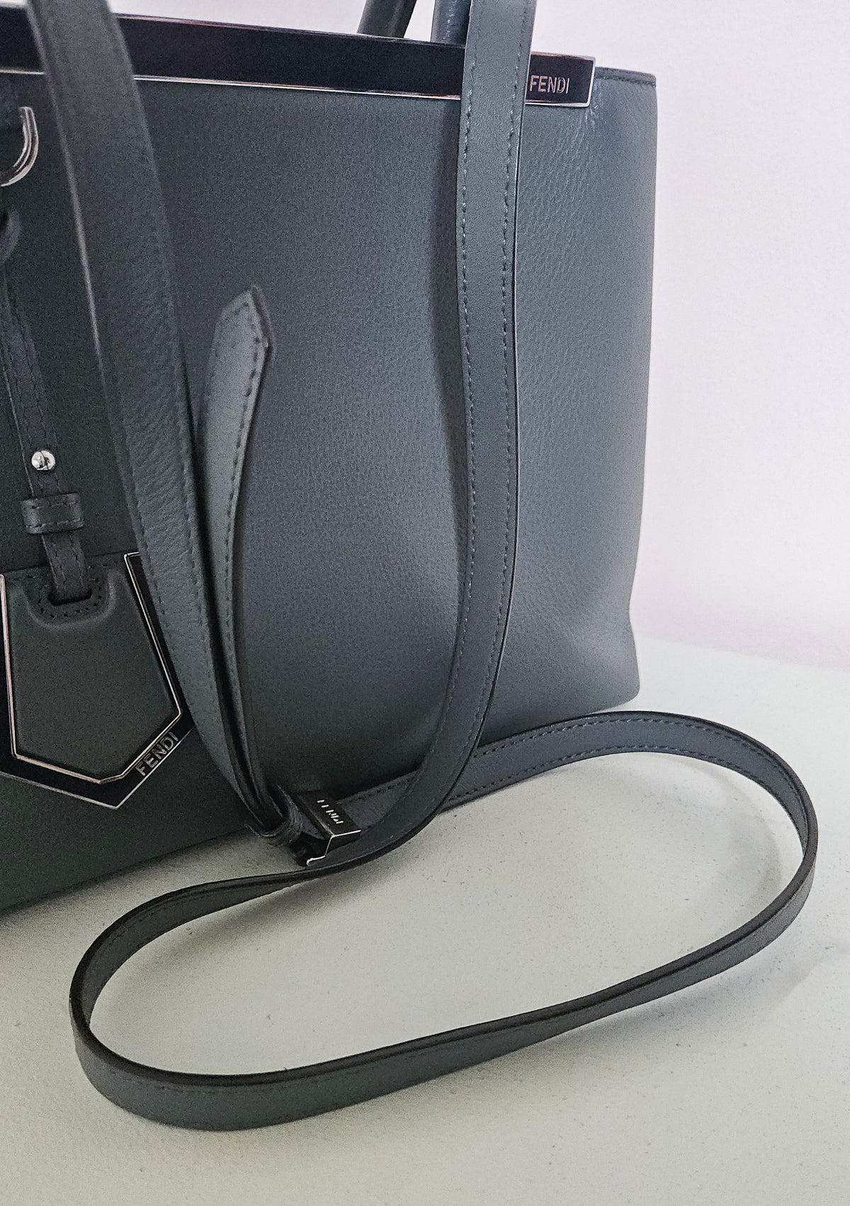 Fendi Sac fourre-tout en cuir 2 Jours