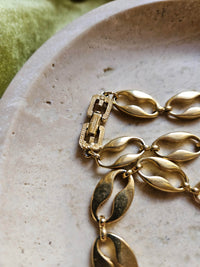 Collier Givenchy Vintage Grain de Café XL en Plaqué Or et Émail Rouge