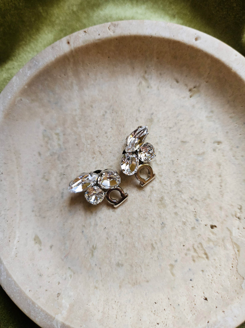 Boucles d’Oreilles Salvatore Ferragamo Gancini Argentées avec Strass Cristal