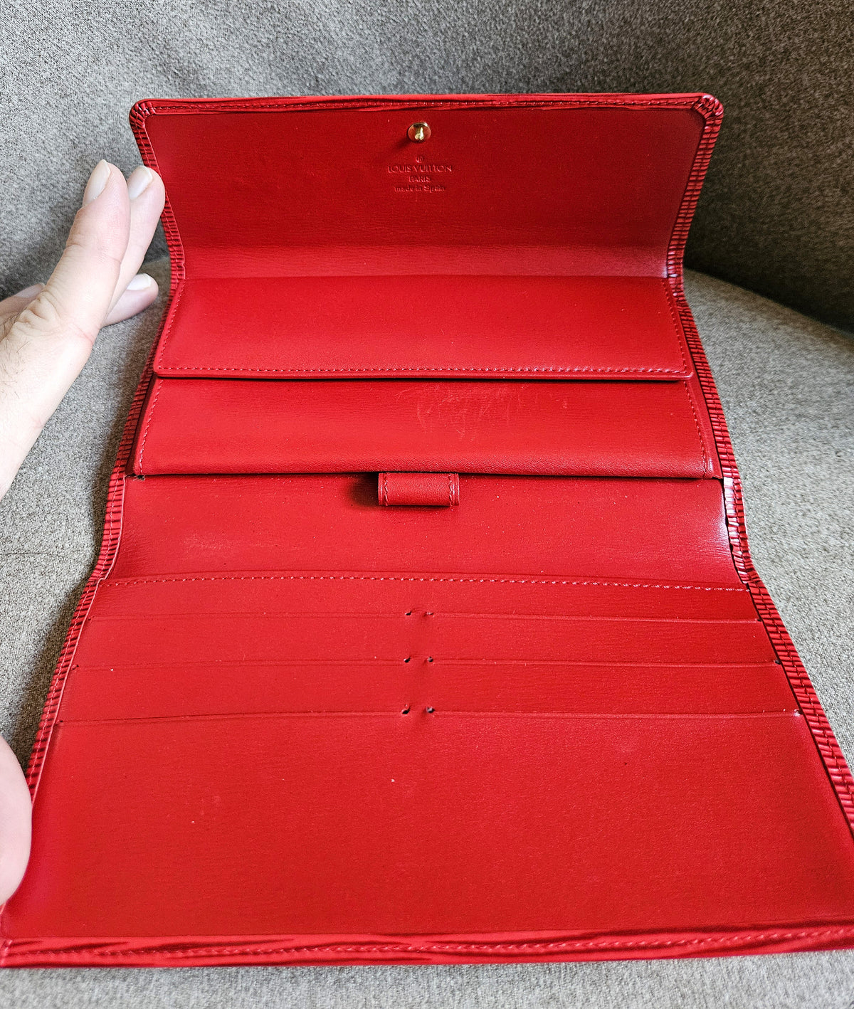 Grand Portefeuille Louis Vuitton Cuir Épi Rouge