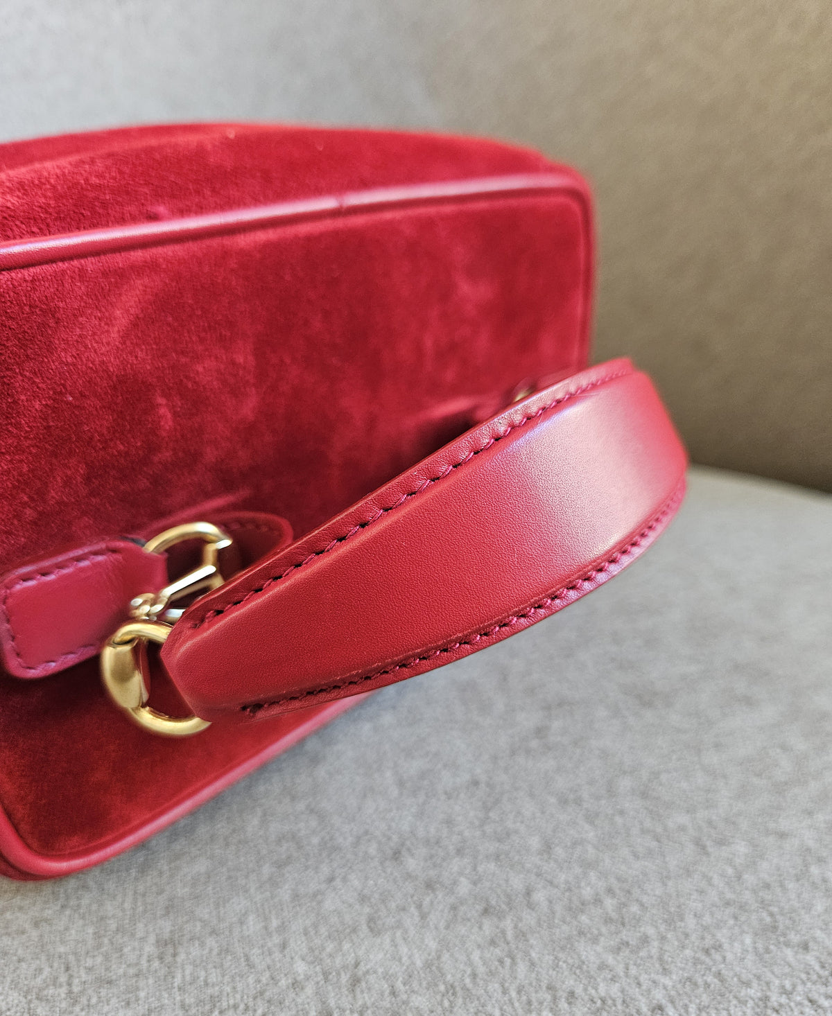Vanity Gucci Vintage en Daim Rouge