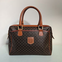 Sac Céline Boston en Toile Enduite Macadam Marron et Cuir Caramel