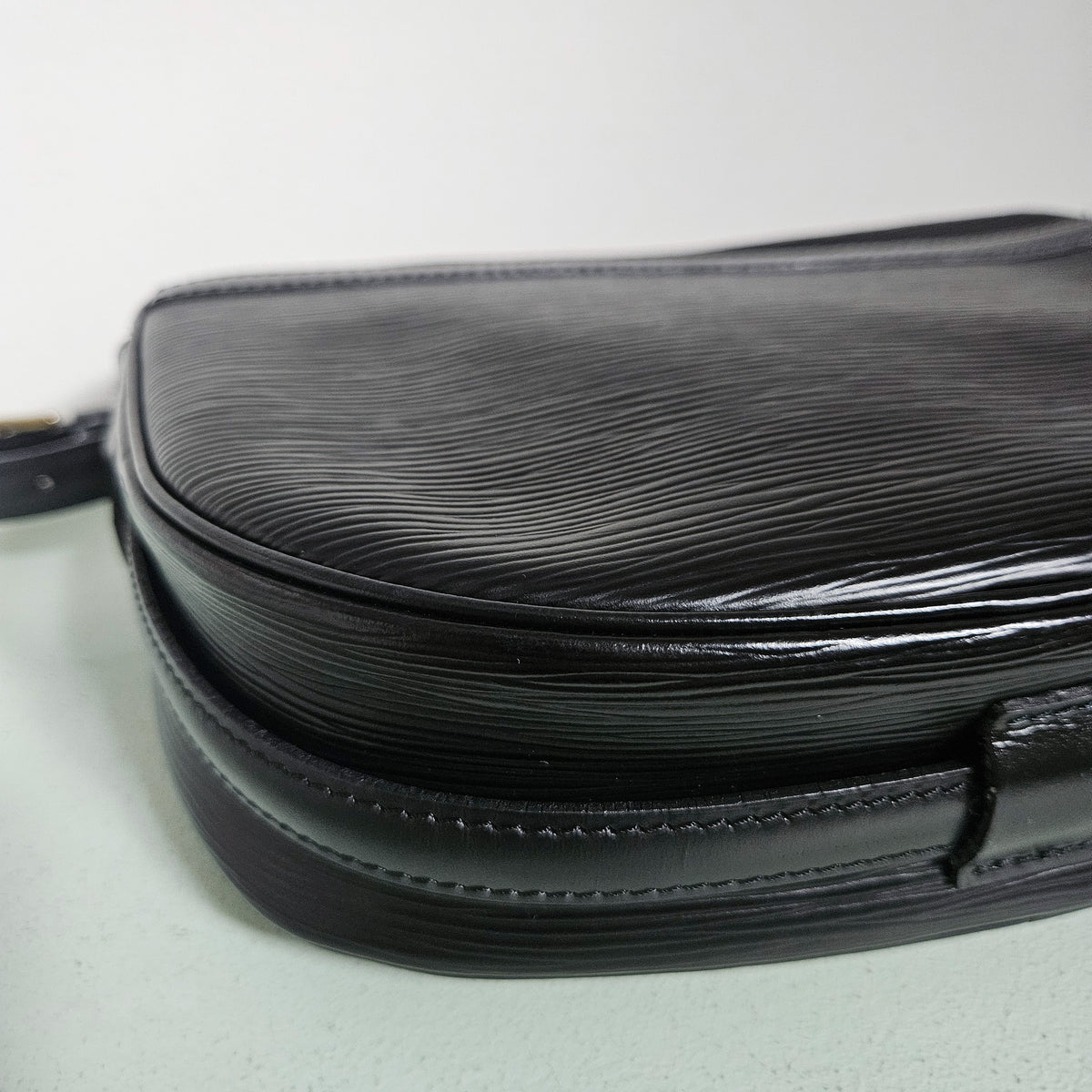 Sac bandoulière Louis Vuitton Jeune Fille en cuir Épi noir