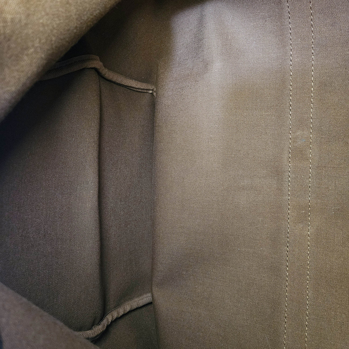 Sac Louis Vuitton Keepall 55 en Toile Monogram – Bon État, Sans Accessoires