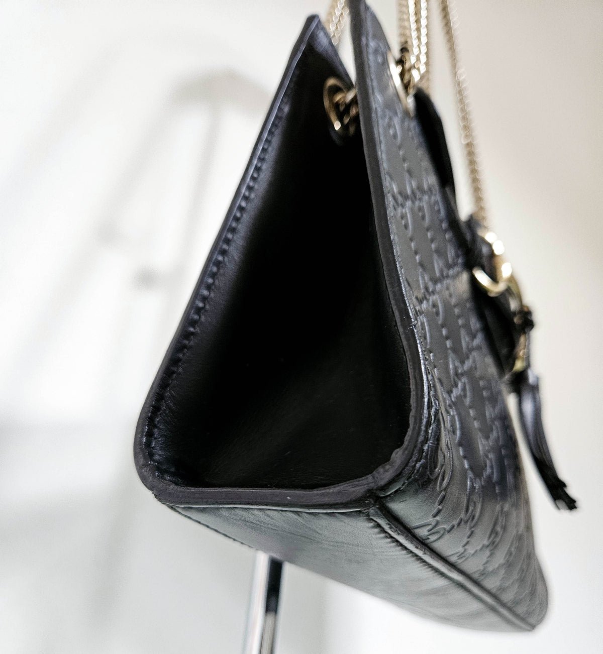 Sac Gucci Emily Guccissima en cuir noir embossé