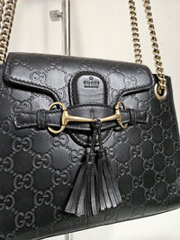 Sac Gucci Emily Guccissima en cuir noir embossé