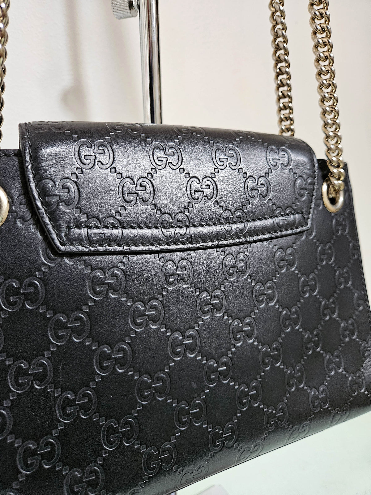 Sac Gucci Emily Guccissima en cuir noir embossé