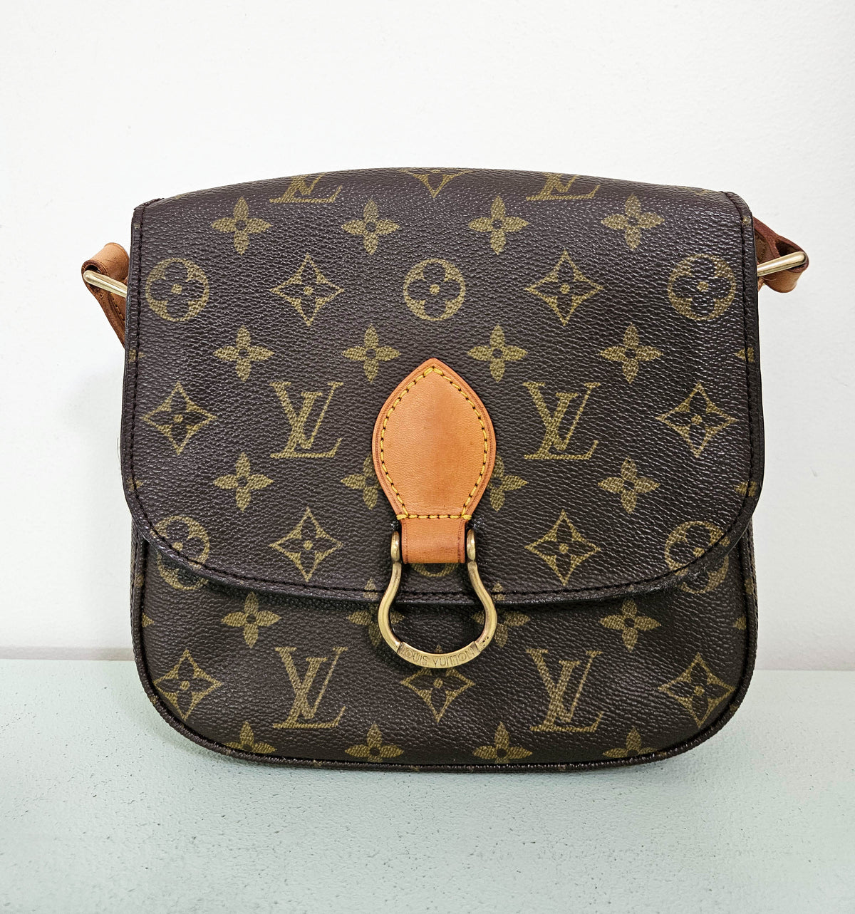 Sac Louis Vuitton Saint Cloud Moyen Modèle en Toile Monogram et Cuir Patiné