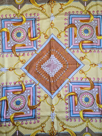 Foulard Gucci vintage en soie – Motif baroque anneaux et pompons