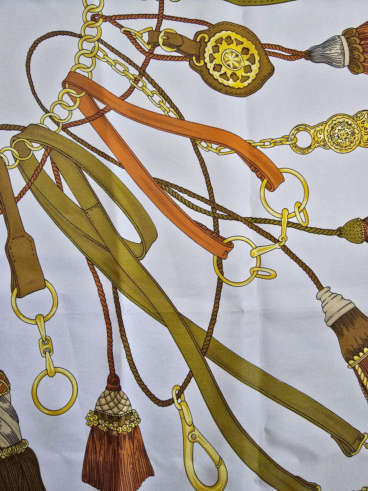 Foulard Céline Pompon Orange en Soie 88×88 cm