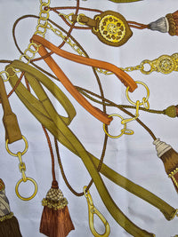 Foulard Céline Pompon Orange en Soie 88×88 cm