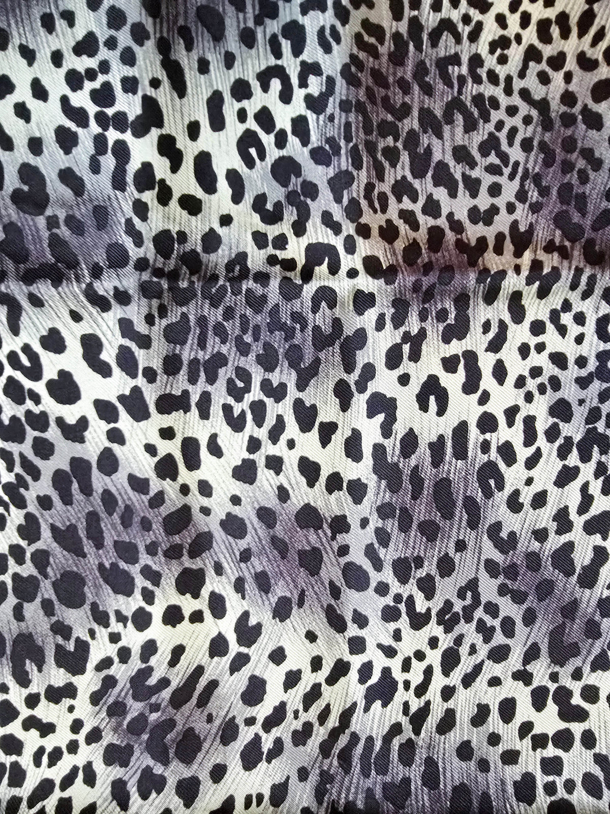 Foulard Yves Saint Laurent en Soie à Motif Léopard