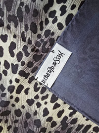 Foulard Yves Saint Laurent en Soie à Motif Léopard