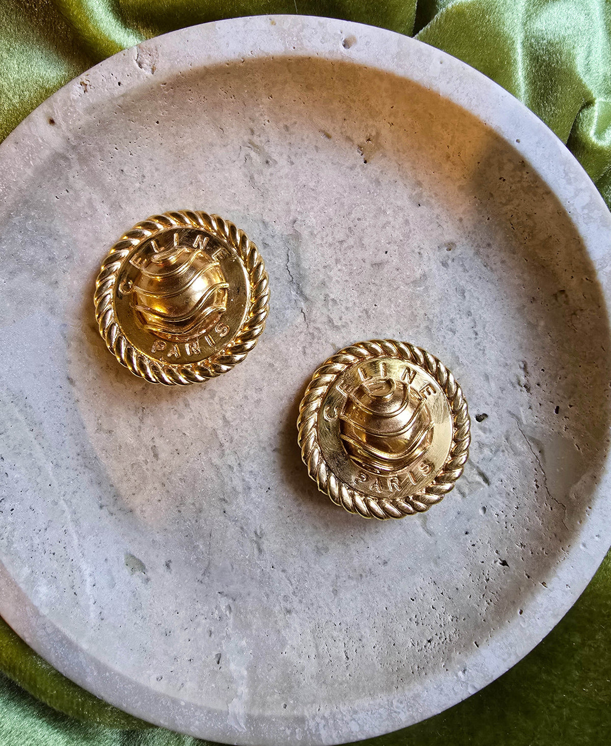 Boucles d’Oreilles Céline Vintage Maxi Dômes Plaqué Or