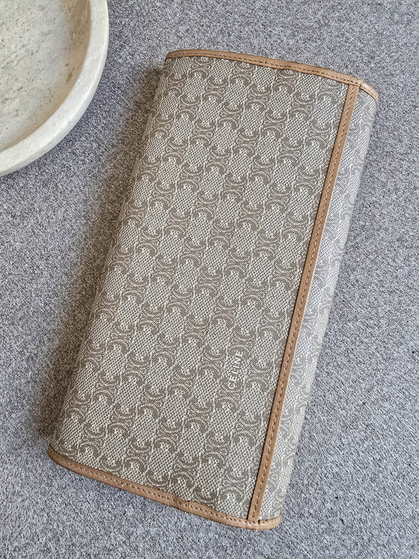 Portefeuille Long Céline Macadam en Toile Enduite et Cuir Beige – Triomphe Doré