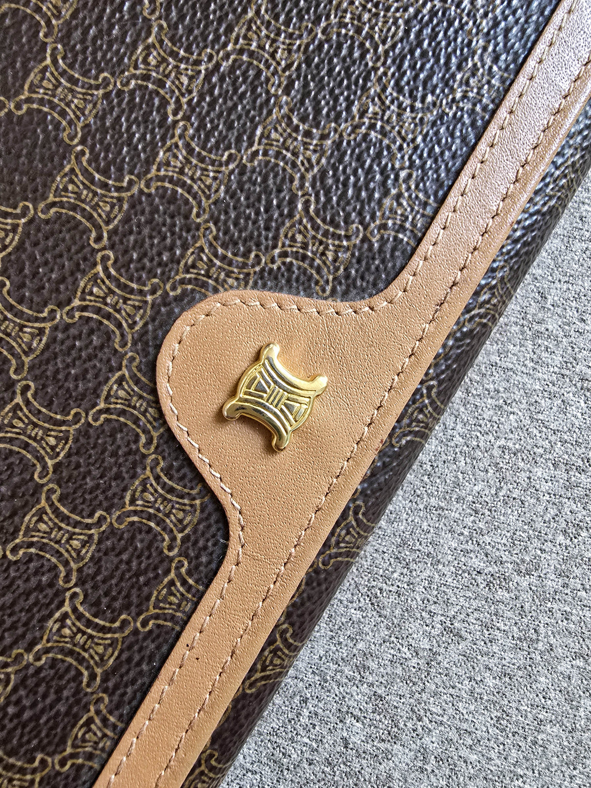 Portefeuille Long Céline Macadam en Toile Enduite et Cuir Beige – Triomphe Doré