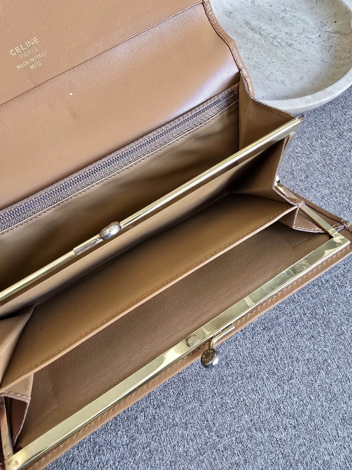 Portefeuille Long Céline Macadam en Toile Enduite et Cuir Beige – Triomphe Doré