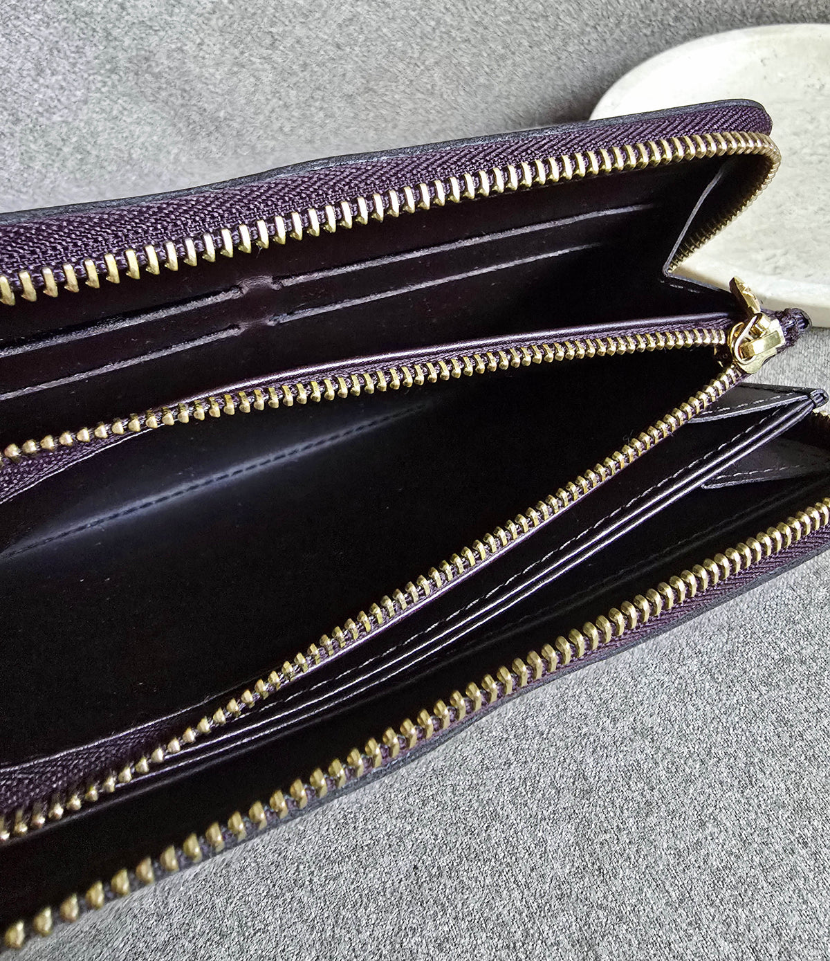 Portefeuille Zippy Louis Vuitton Cuir Vernis Bordeaux – Monogramme Embossé