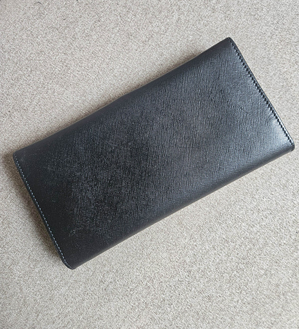 Portefeuille Long Salvatore Ferragamo Cuir Grainé Noir – Fermoir Gancini Doré