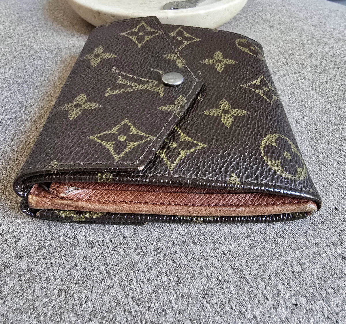Double Portefeuille Louis Vuitton Monogrammé en Toile Enduite