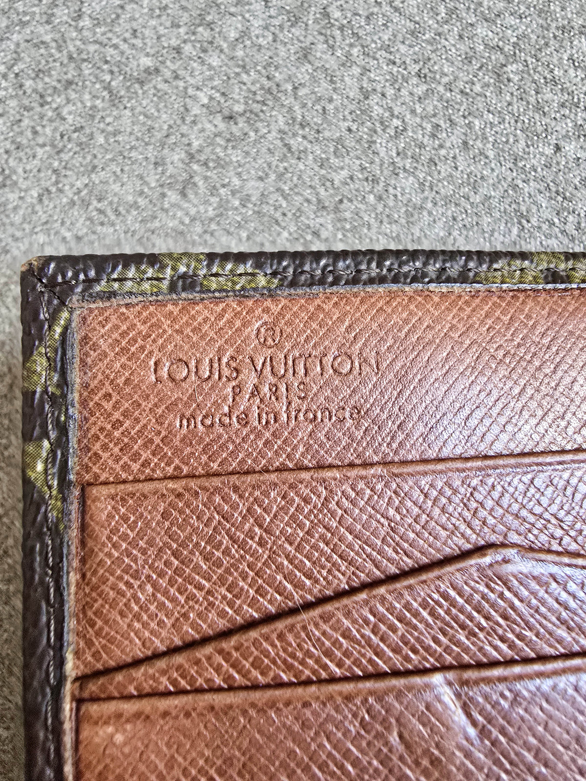 Double Portefeuille Louis Vuitton Monogrammé en Toile Enduite