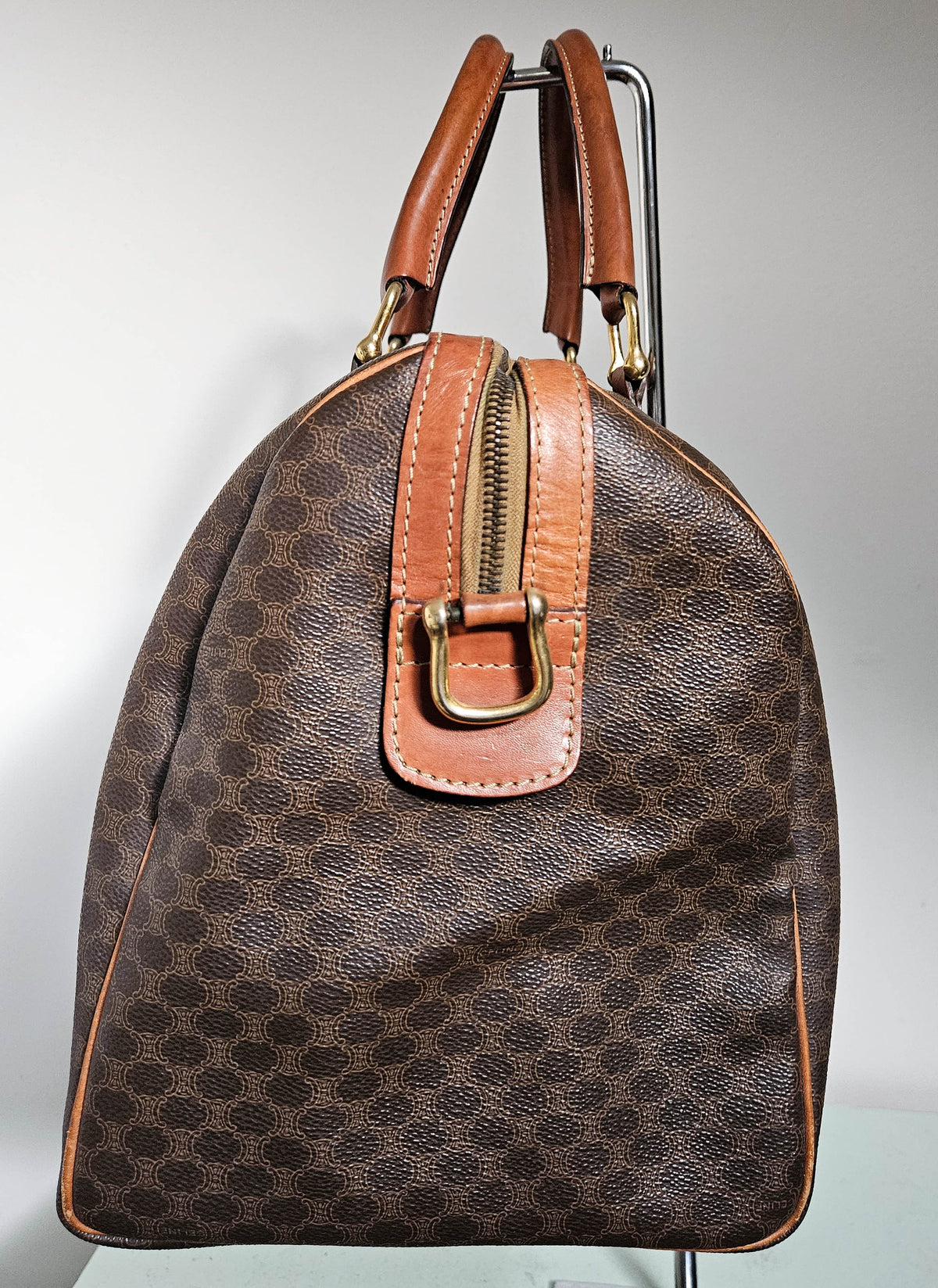 Sac de voyage Céline Boston Macadam vintage en toile enduite et cuir caramel