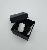 Broche Éclosion en Soie et Plumes