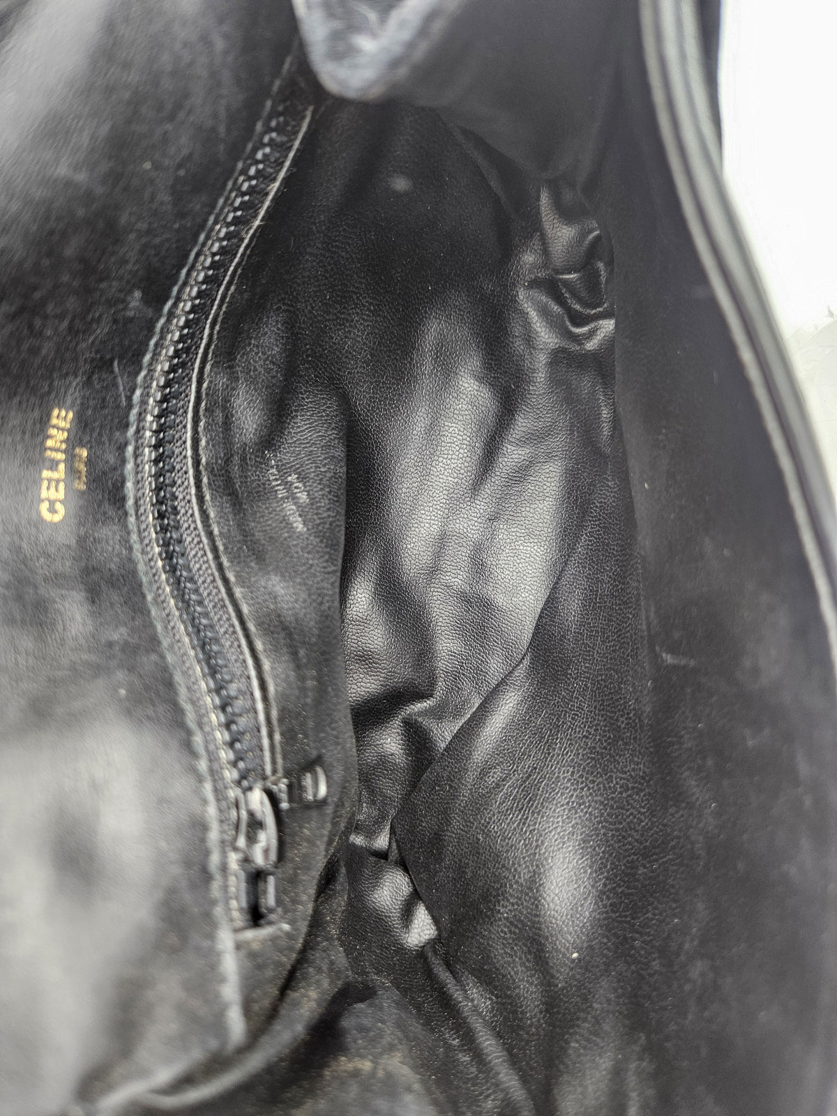 Sac Céline Vintage Daim Noir – Chaîne Triomphe & Fermoir Strass