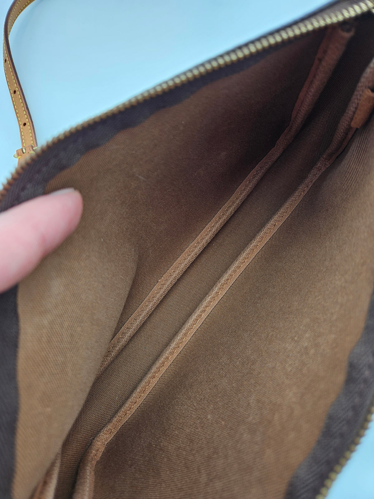 Pochette Louis Vuitton Monogram