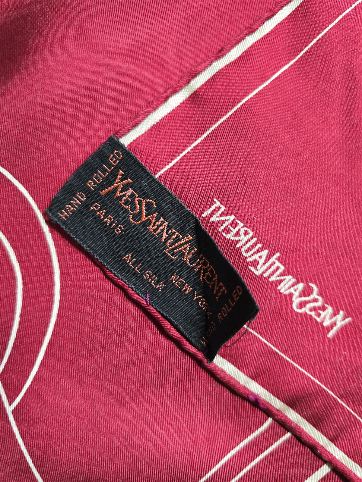 Petit Foulard Yves Saint Laurent Vintage en Soie