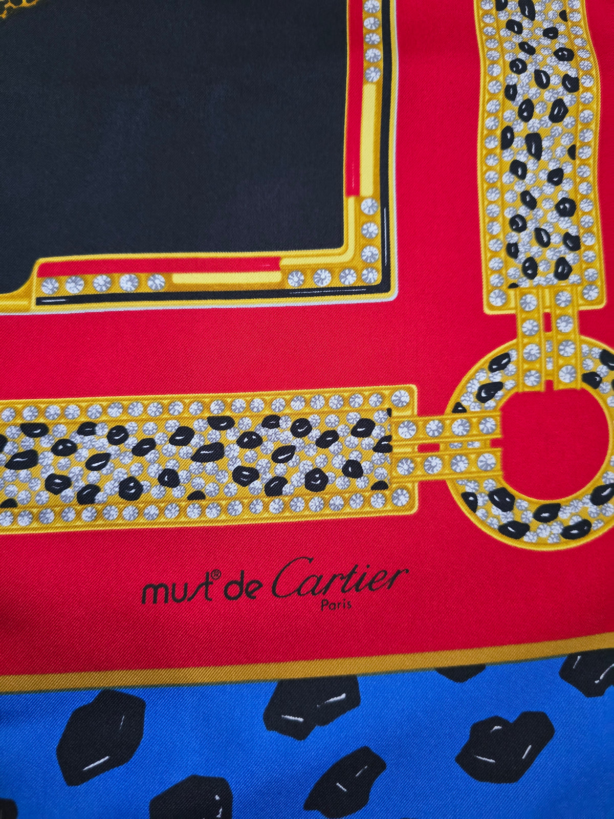 Foulard Cartier Vintage en Soie – Motif Panthères