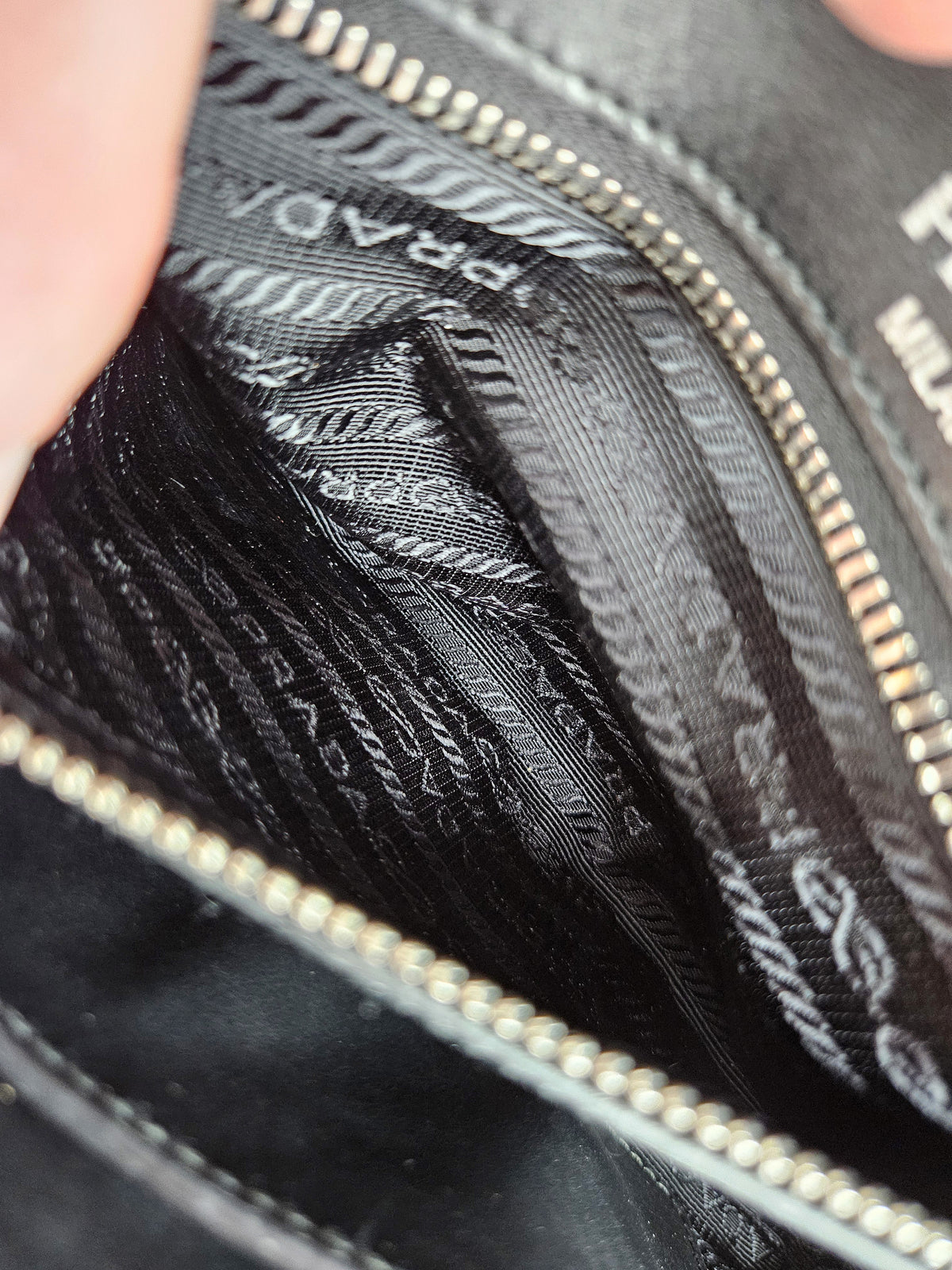 Sac Prada en cuir Saffiano noir