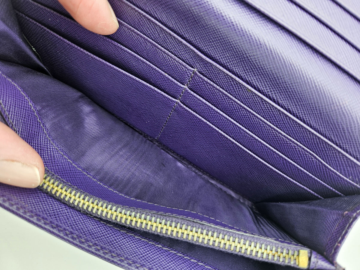 Portefeuille long Prada en cuir Saffiano violet
