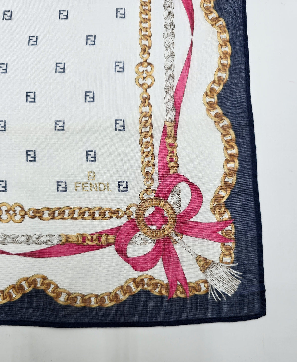 Foulard Bandana Vintage Fendi À Motif Monogramme Et Chaînes