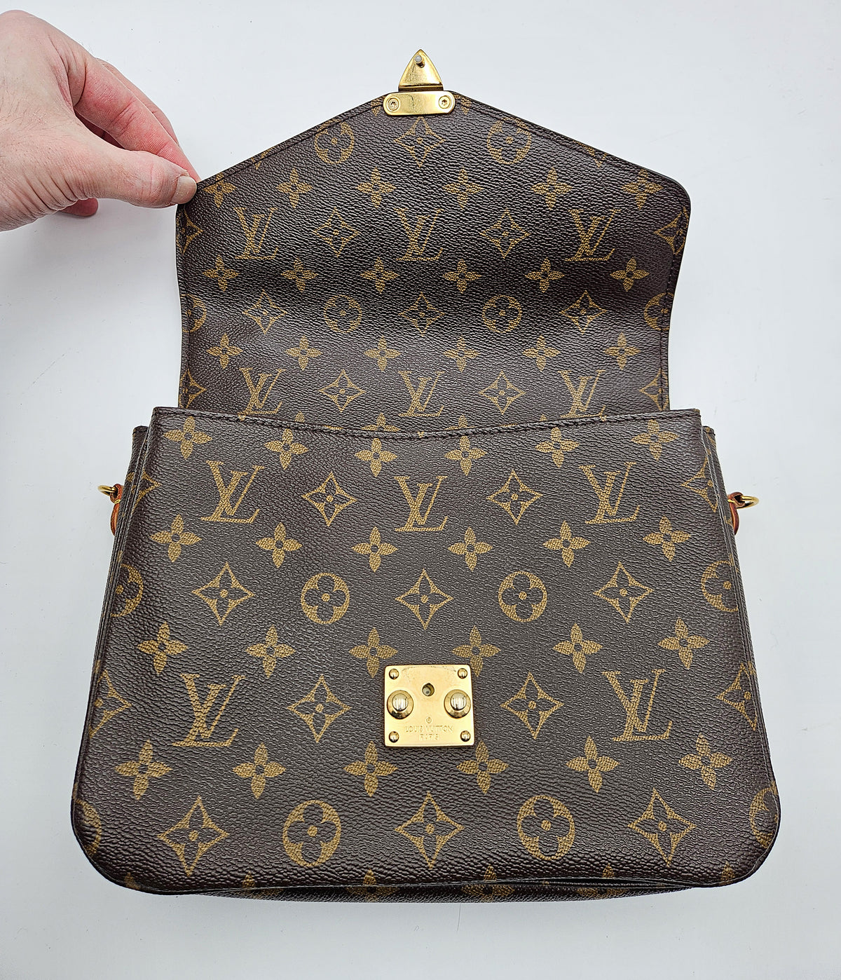 Louis Vuitton Pochette Métis Monogram